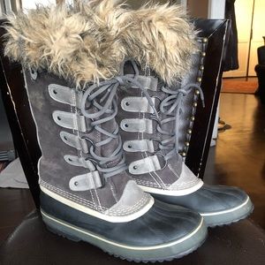 Sorel Joan of Arctic in Shale (9)